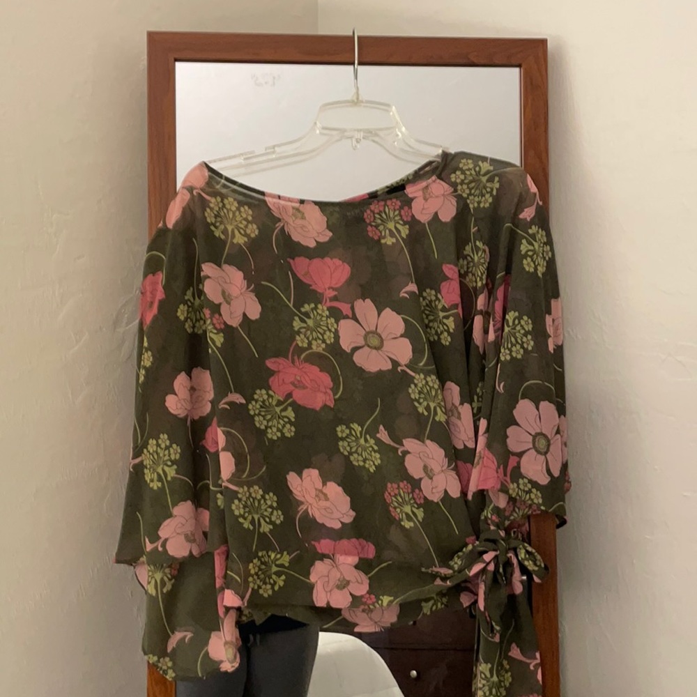 Sheer NY & Co shirt. Rayon. Size Med